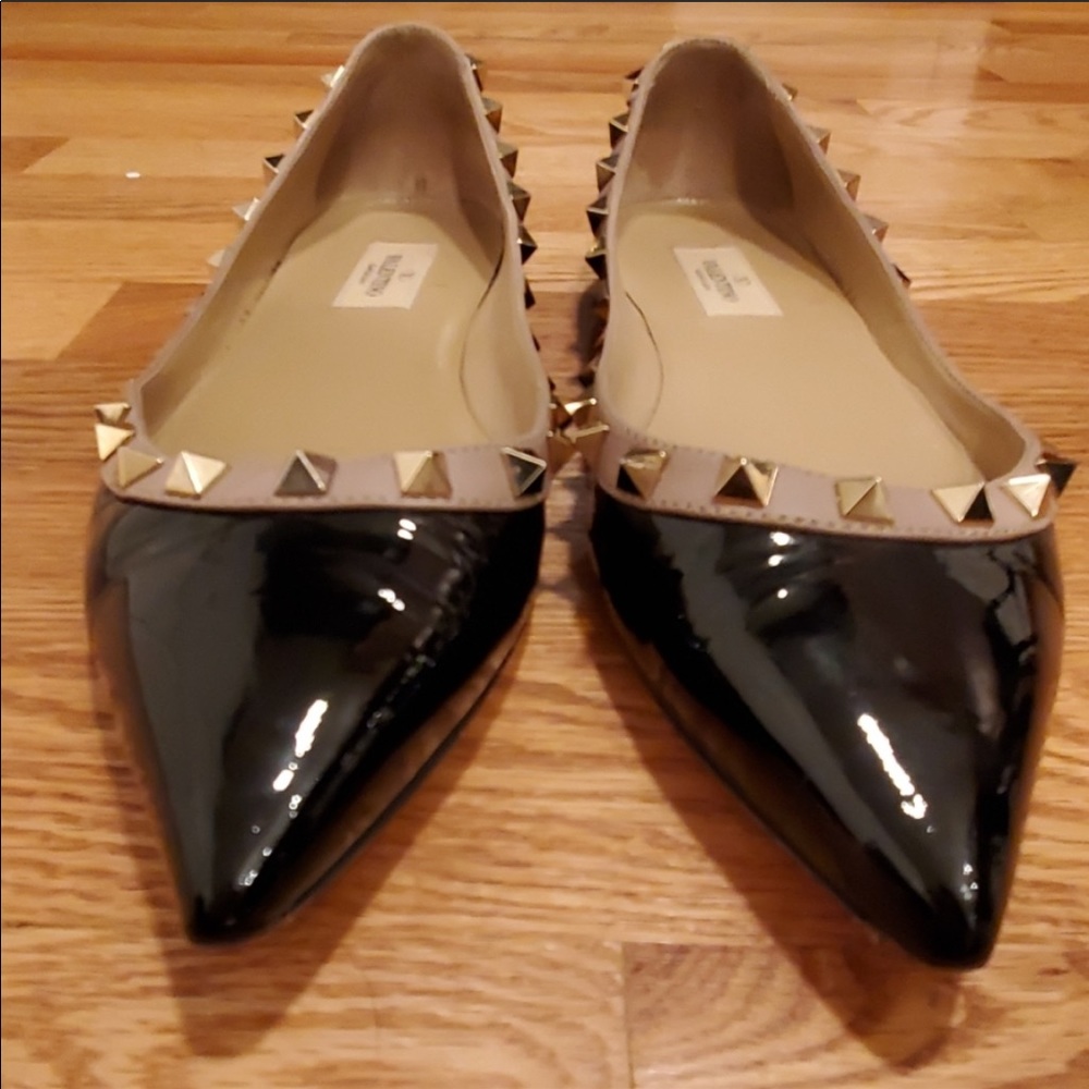 VALENTINO PATENT ROCKSTUD BALLET FLAT